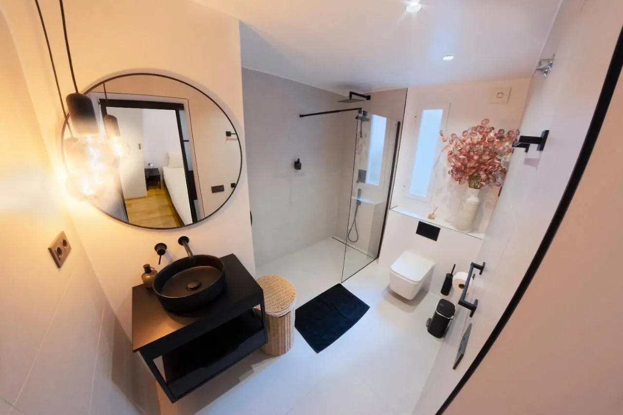 Modern Haven For Urban Explorers By Rems Malaga Apartment